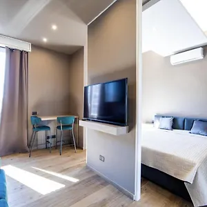 https://amazing-new-big-mono-apartment-with-beautiful-view.it-lombardy.com