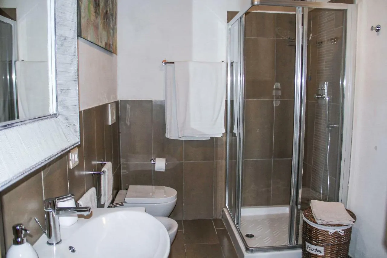 شقة Residenza Fra Le Torri - Charme & Art Gallery Home أريتسو